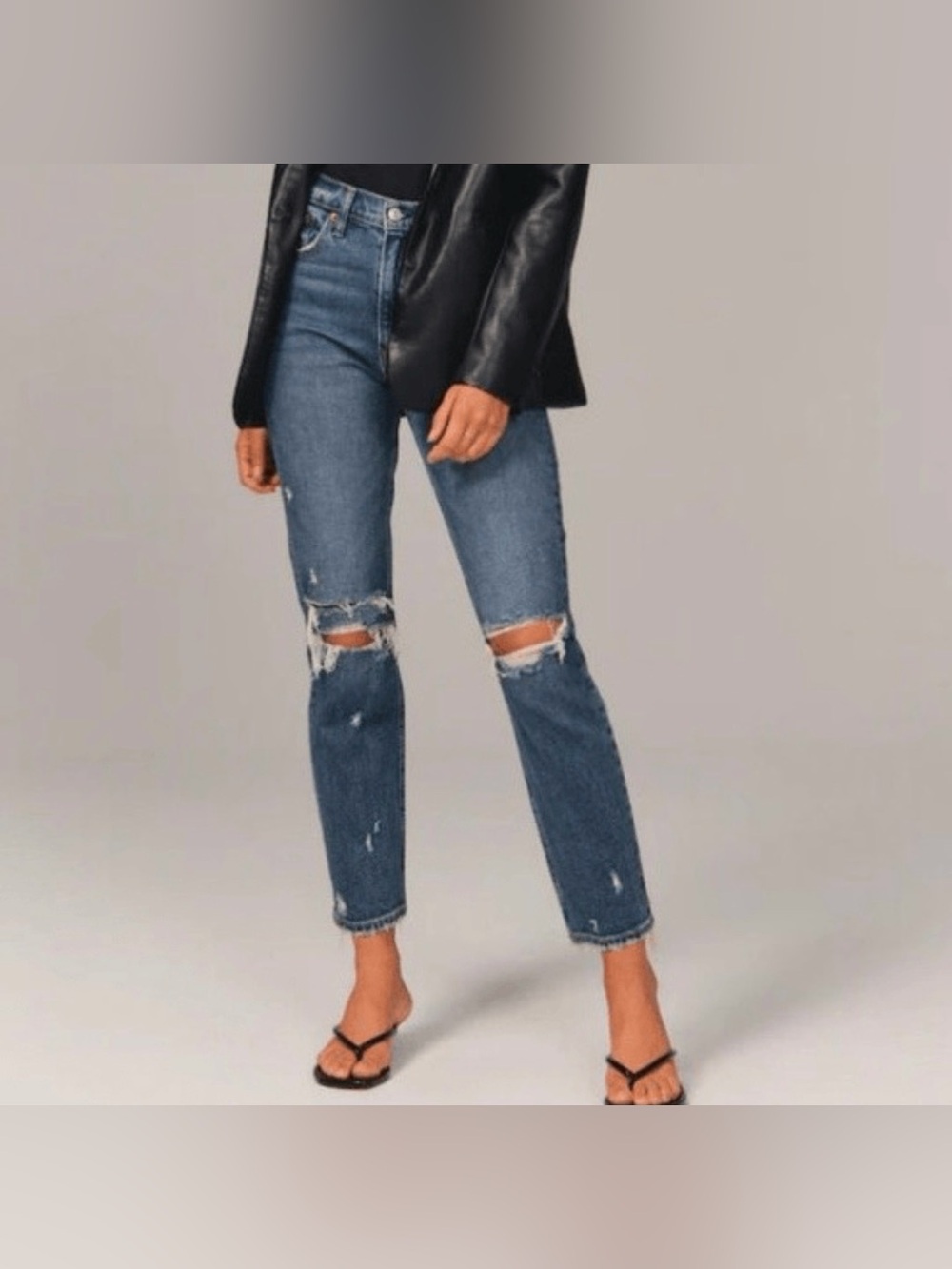 Abercrombie (A&F) Distressed High Rise Mom Jeans - Curve Love - Size 26/2